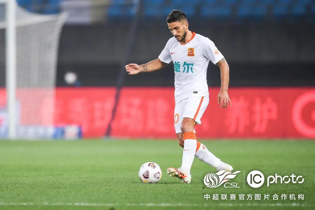 هدافو الدوري المصريأبرز النجوم الذين سطروا التاريخ بالأهداف